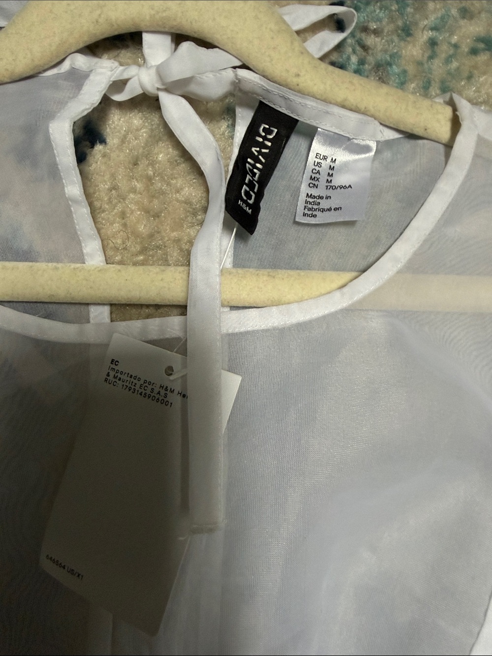 NWT H&M Sheer Puff Sleeve Crop Top - White size Medium - Picture 2 of 5